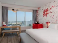 Radisson Red Hotel, Dubai Silicon Oasis Hoteles cerca de Universidad Zayed