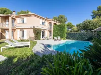 Quiet House with Pool - Pools