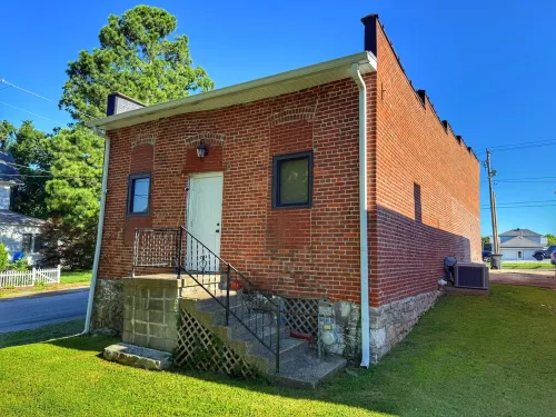 Stunning 2 Bedroom in Town, Close to Shawnee National Forest - 3-Star