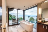 Exclusive Jacuzzi Suite - Ocean Views & Beach - 5-Star