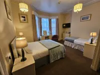 Rivelyn Hotel Bar & Restaurant - parking