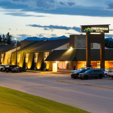 Crestwood Hotel