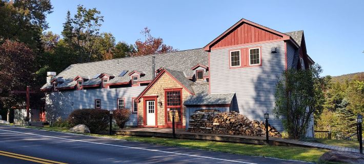Doveberry Inn Hotels in Windham County