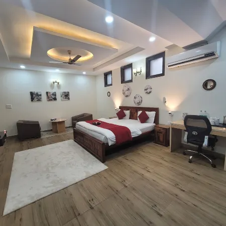 Isaki Suites by Ivory Stays