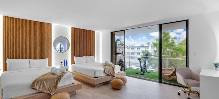 Waterfront Luxe Condo - Close to beach Các khách sạn ở Hallandale Beach