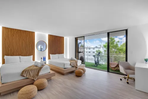 Waterfront Luxe Condo - Close to beach - 2-Star