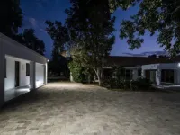 The Royal Guest House - 3-Star