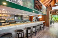 Best Western Plus Belize Biltmore Plaza - bar