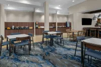 Fairfield Inn & Suites Savannah Downtown/Historic District - breakfast