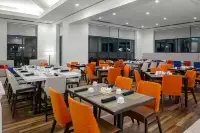 Hilton Garden Inn Atlanta Perimeter Center - breakfast