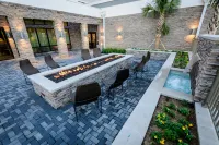 Courtyard Lake Jackson - parking