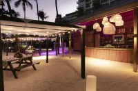 Hilton Barbados Resort - Bars