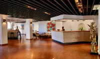 Holland House Beach Hotel - Parking