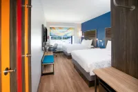 Tru by Hilton North Little Rock - piscine