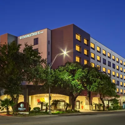 DoubleTree by Hilton Hotel San Antonio Downtown Hotels near Center for Sciences and Innovation
