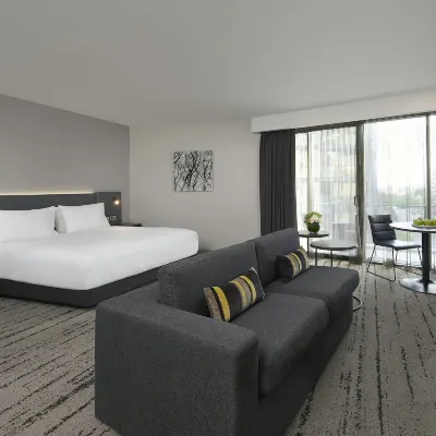 Courtyard by Marriott Brisbane South Bank Hotels near Coorparoo