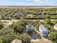 Family Fun House! Private Pool, Putting Green, Walk to Beach, Hot Tub, Game Room - Pools