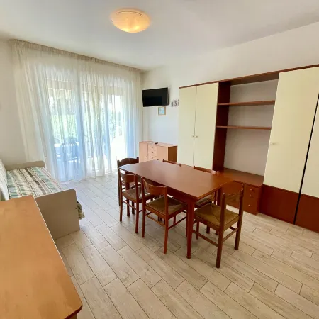 Cozy Villa with Private Garden - Beahost