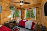 Lake Superior Luxury Log Home, Sauna, Waterfront, Amazing Views - 샬레 호텔