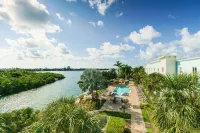 Fairfield Inn & Suites Marathon Florida Keys - 泳池