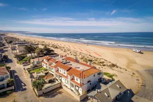 Strandcastle Beach House - Oceanfront! - You're right on the sand! - 4-Star