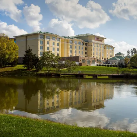 Hilton Garden Inn Charlotte Airport Отели рядом с достопримечательностью «Библиотека Билли Грэма»