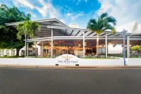 Airlie Beach Hotel - parking