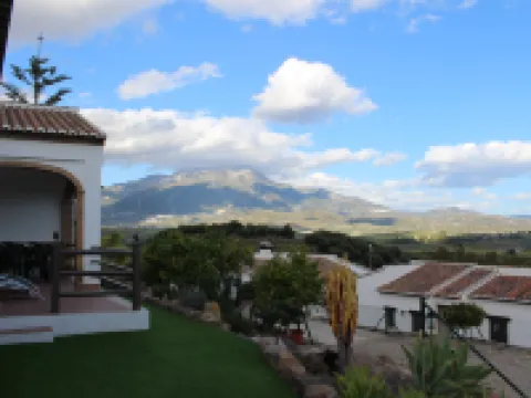 Serene Retreat in Lake Vinuela with Breathtaking Views Hotels in Vinuela