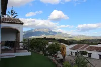 Serene Retreat in Lake Vinuela with Breathtaking Views Hotels in Vinuela