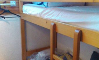 St Gervais, Home with A View. Dble Bedroom; Child Bed. Pkg. Central Quiet Venue