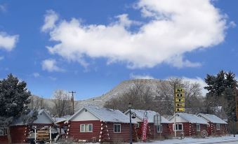 Roundtop Mountain Vista - Cabins and Motel