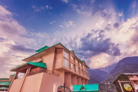Sterling Manali Отели рядом с достопримечательностью «Manali View Point»