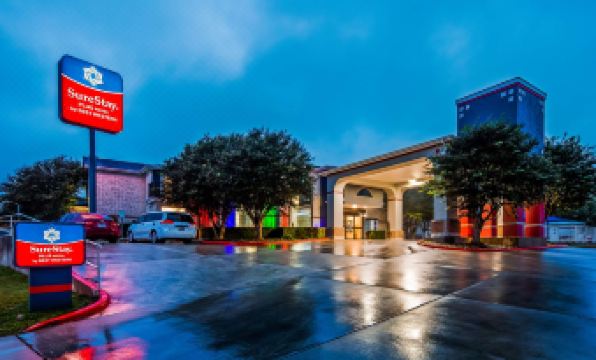 SureStay Plus Hotel by Best Western San Antonio Airport