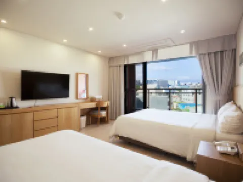 BK Hotel Jeju Hotel di Seogwipo-si