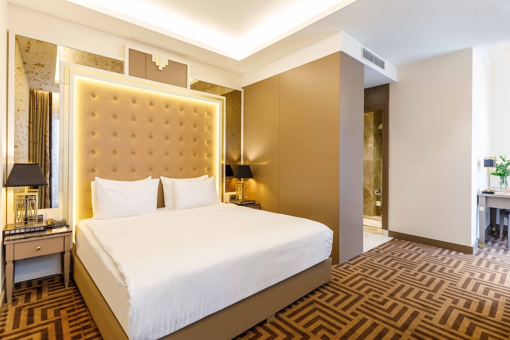 Ramada by Wyndham Istanbul Golden Horn