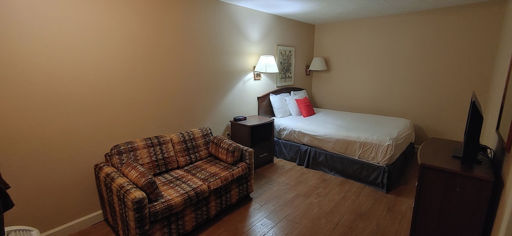 Coratel Inn & Suites McCook