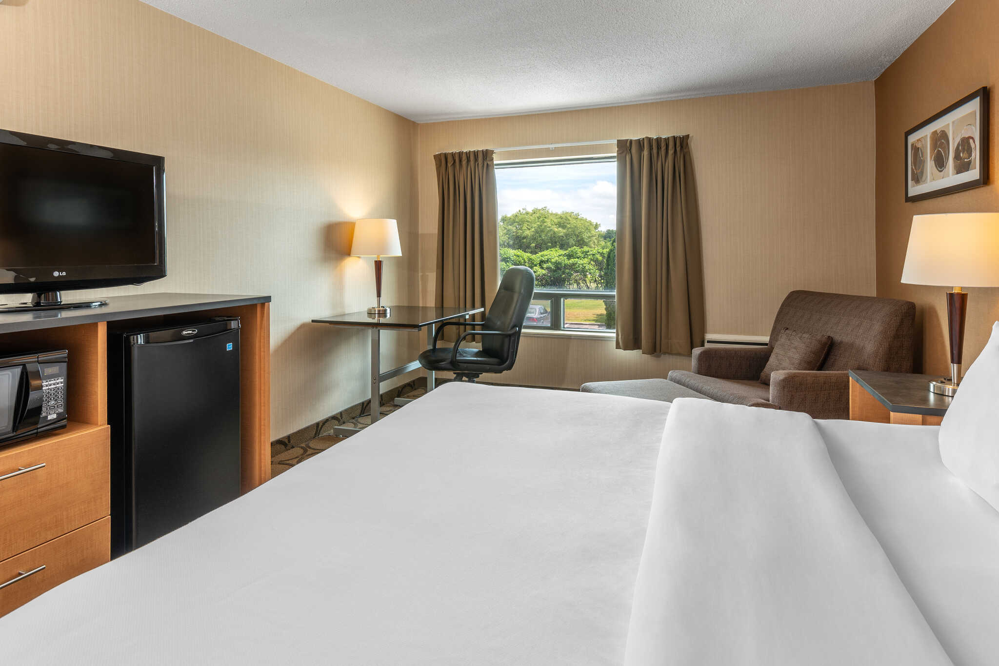 Comfort Inn Highway 401