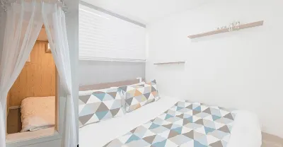 Daebudo (Seonjaedo) Gallery Spa Pension (Netflix Free) Hotels near Seonjaedo