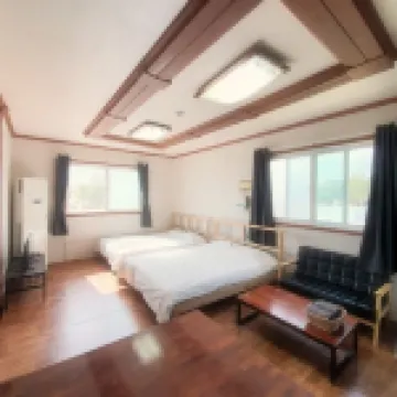 Seosan Badasarang Pension Town