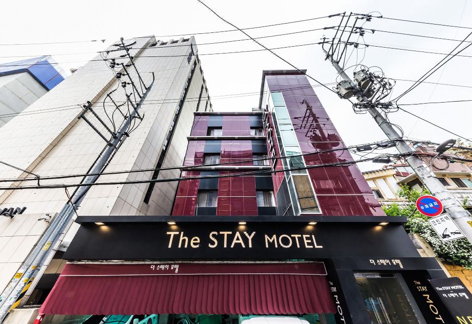 3. 더스테이모텔..
