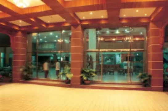 Yuzana Hotel Hotels in Kamayut