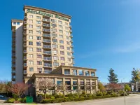 Sandman Suites Surrey - Guildford Hotel dekat Tynehead Hatchery