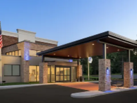 普拉茨堡智選假日酒店 克林頓縣酒店