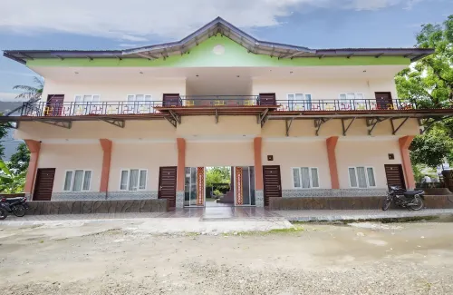 Mega Nasional Seaview Hotel Hotels in Pasar Gunung Sitoli