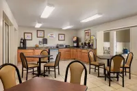 Super 8 by Wyndham Joliet I-55 N/Chicago