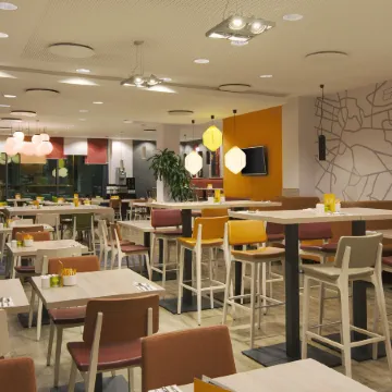 Holiday Inn Berlin City East Side Отели рядом с достопримечательностью «Станция метро Weberwiese»
