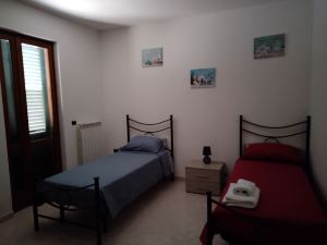 Bright First Floor Apartment a few km From the sea