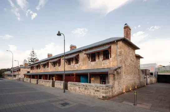 Warders Hotel by Garde