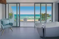 MB Hotel, Trademark Collection by Wyndham - Bathtub