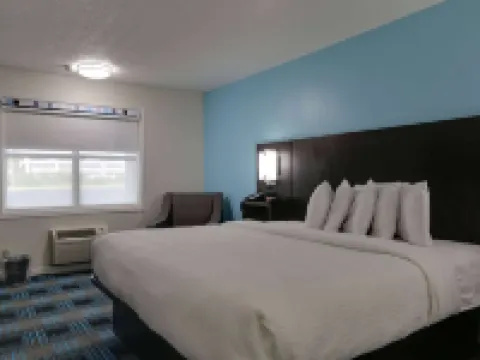 Travelodge by Wyndham Calhoun South I-75 Hotels in Calhoun